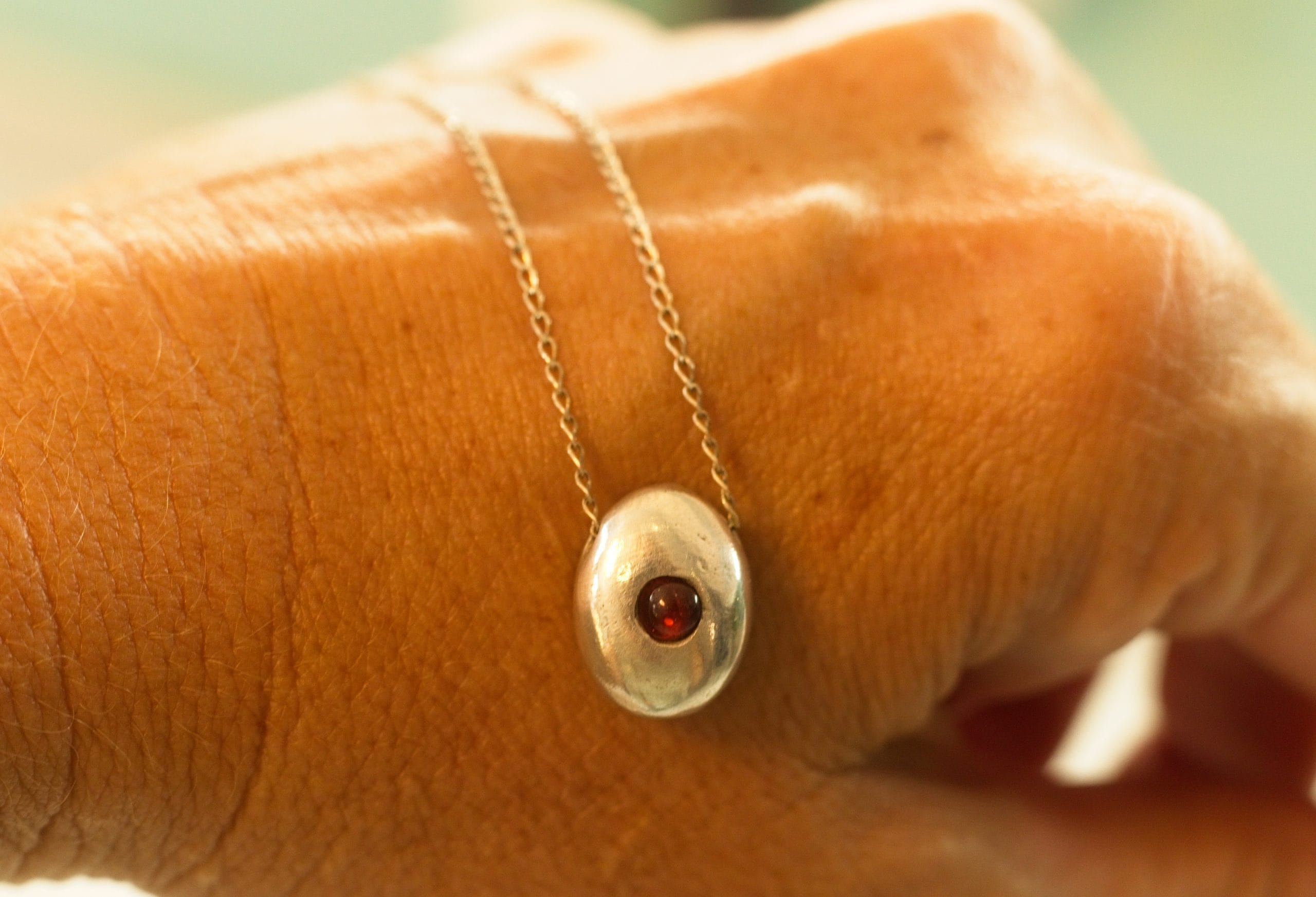 Beach Pebble Necklace with Garnet - Image 5