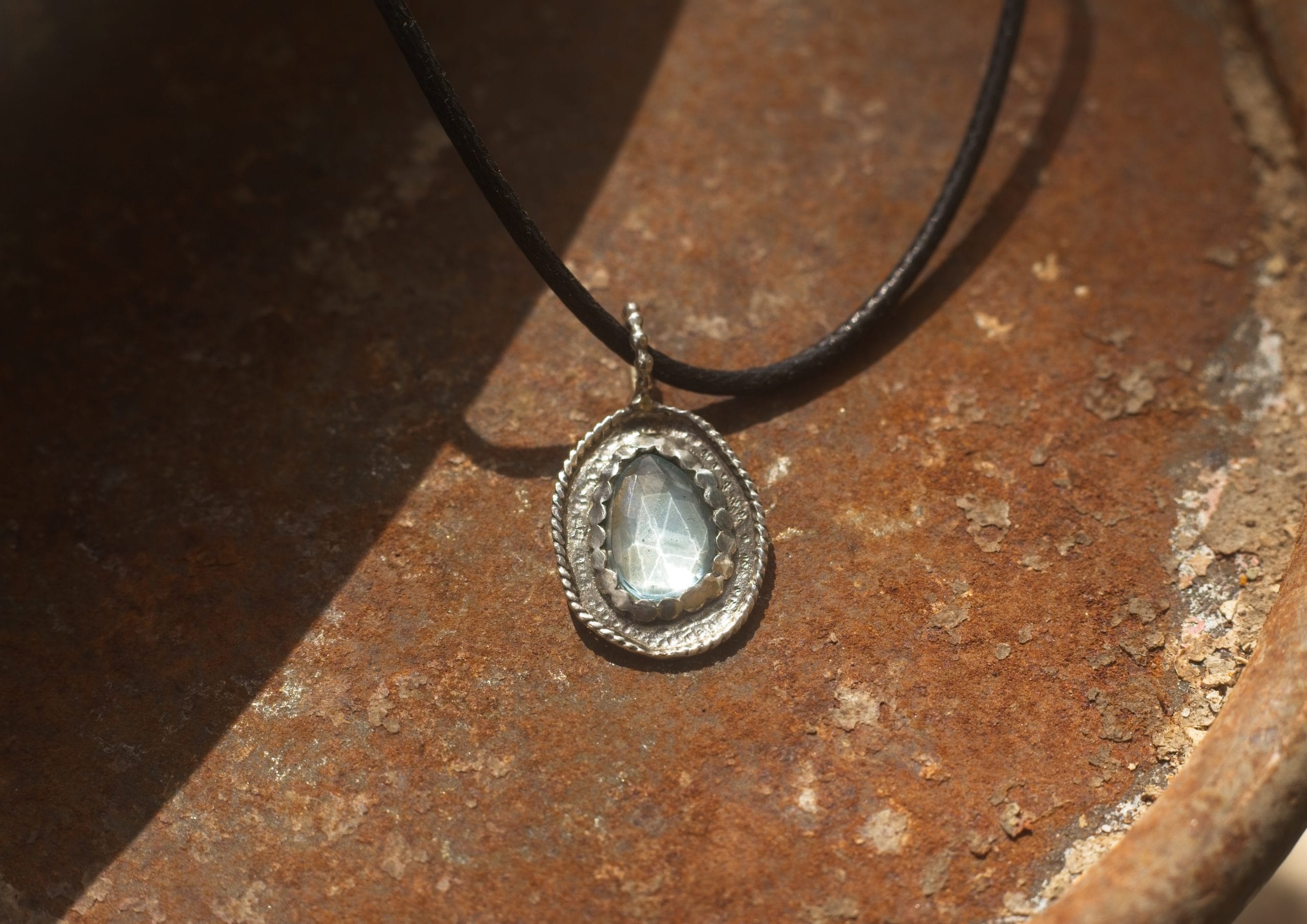 Swiss Blue Topaz & Textured Silver Pendant - Image 4