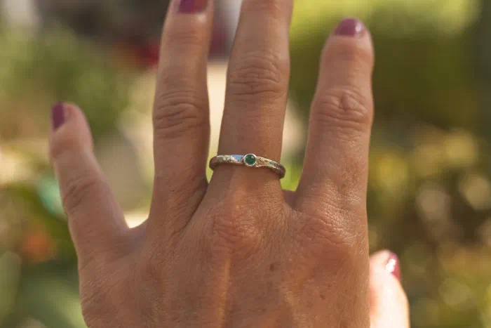 Molten Moss Emerald Band