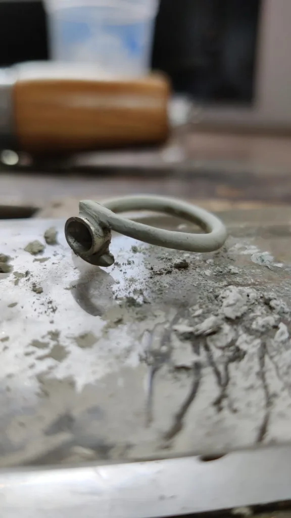 Ring in greenware form