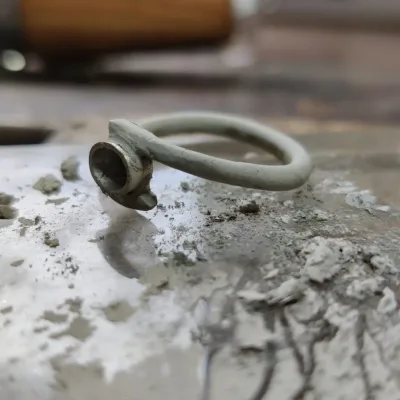 Ring in greenware form